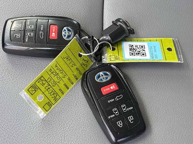 Thumbnail: 2021 Toyota Sienna - 19