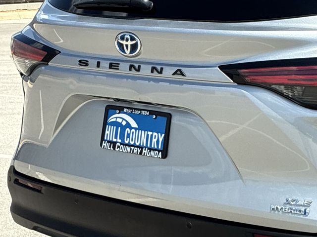 Thumbnail: 2021 Toyota Sienna - 7