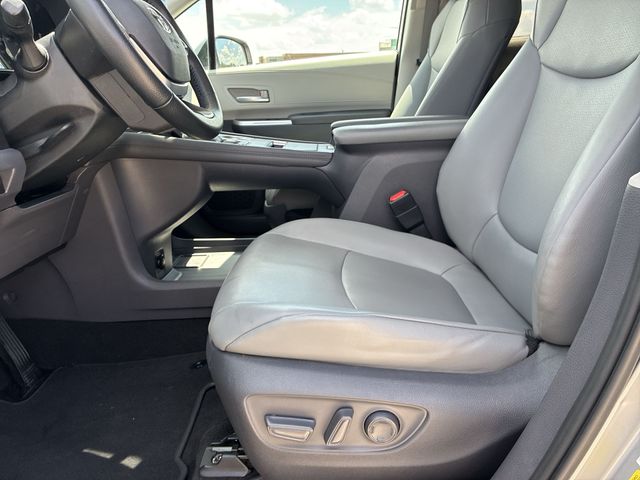 Thumbnail: 2021 Toyota Sienna - 11