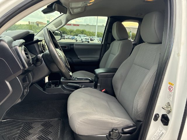 Thumbnail: 2019 Toyota Tacoma - 10