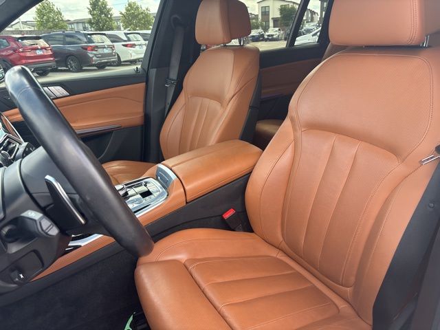 Thumbnail: 2022 BMW X7 - 7