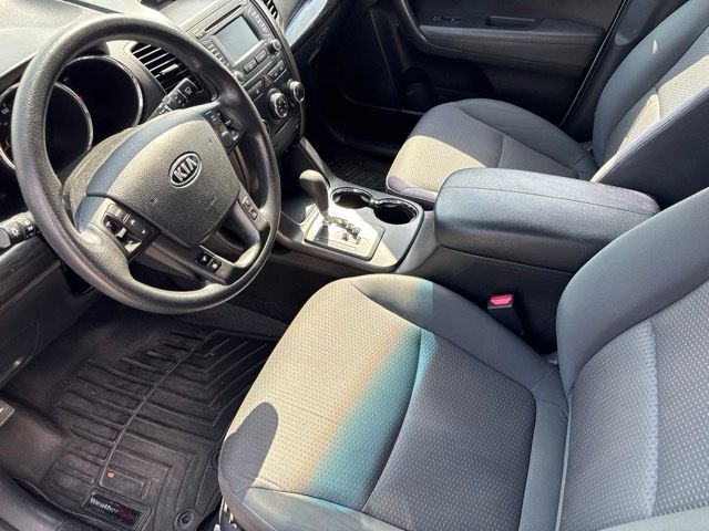 Thumbnail: 2013 Kia Sorento - 8
