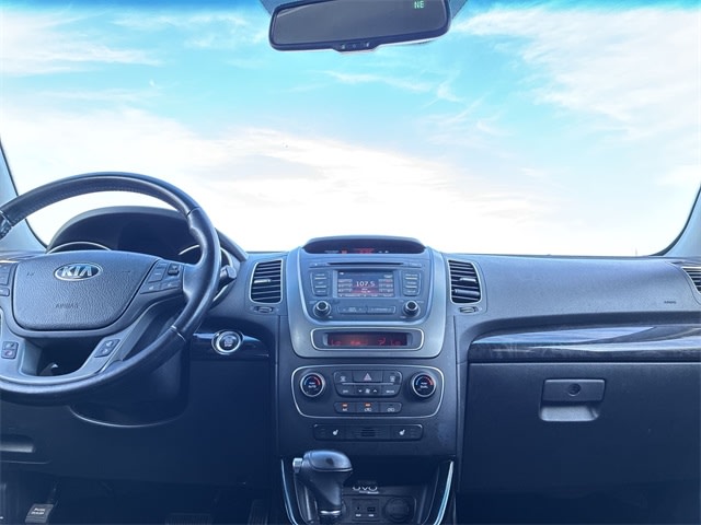 Thumbnail: 2015 Kia Sorento - 15