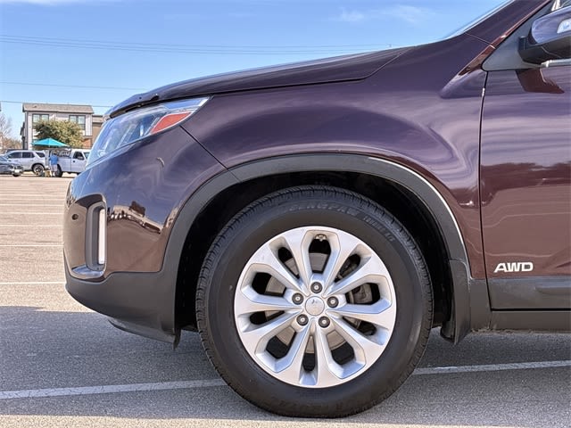 Thumbnail: 2015 Kia Sorento - 8