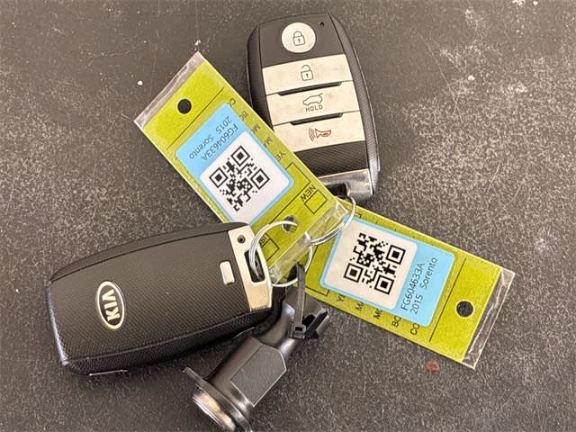 Thumbnail: 2015 Kia Sorento - 20