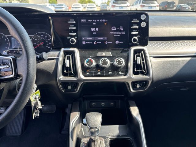 Thumbnail: 2022 Kia Sorento - 11