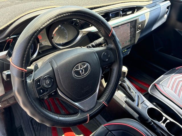 Thumbnail: 2015 Toyota Corolla - 2