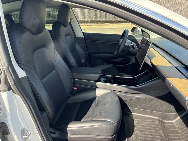 Thumbnail: 2019 Tesla Model 3 - 28