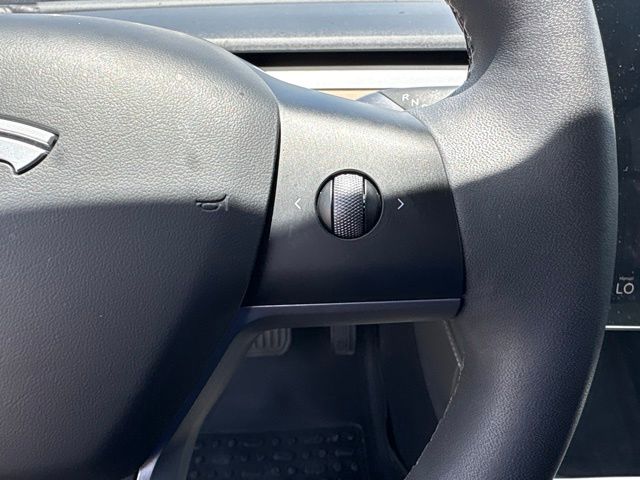 Thumbnail: 2023 Tesla Model 3 - 18