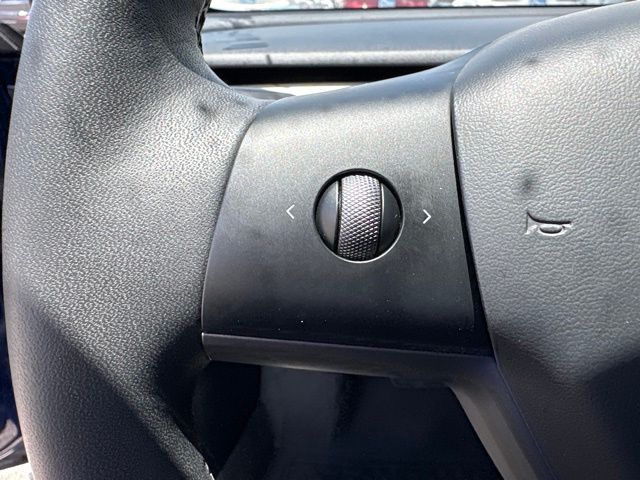 Thumbnail: 2023 Tesla Model 3 - 17