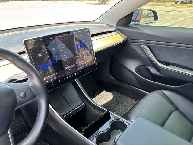 Thumbnail: 2019 Tesla Model 3 - 11