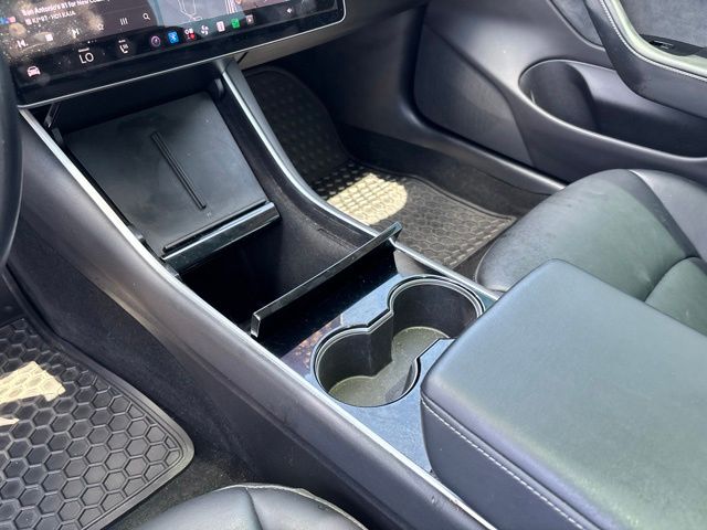 Thumbnail: 2019 Tesla Model 3 - 23