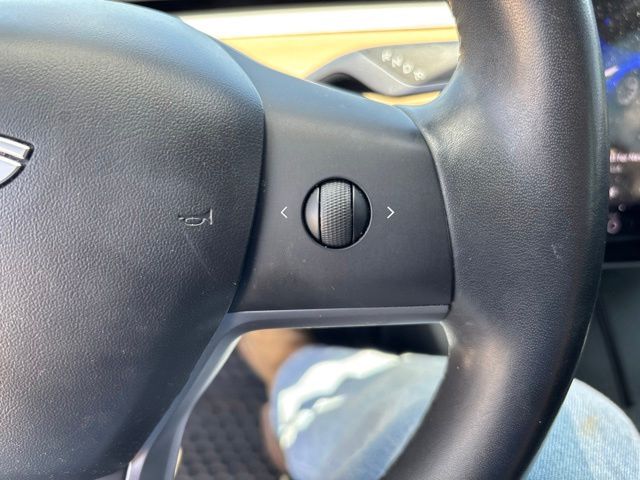Thumbnail: 2019 Tesla Model 3 - 21