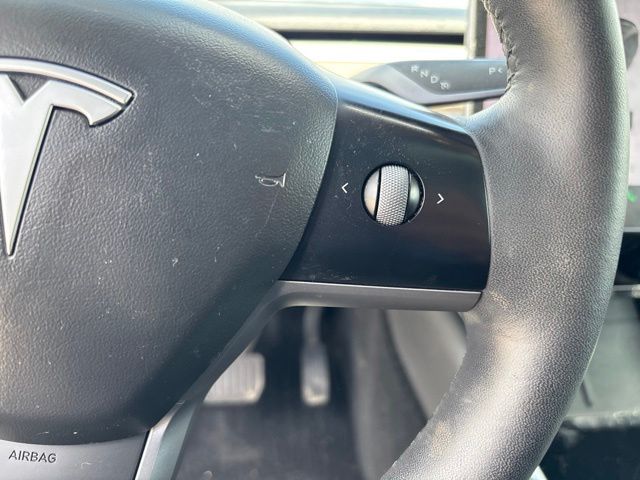 Thumbnail: 2021 Tesla Model Y - 19