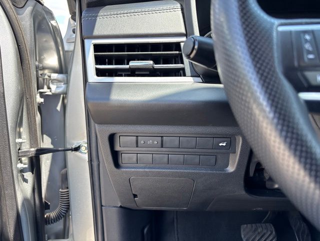 Thumbnail: 2024 Mitsubishi Outlander - 16