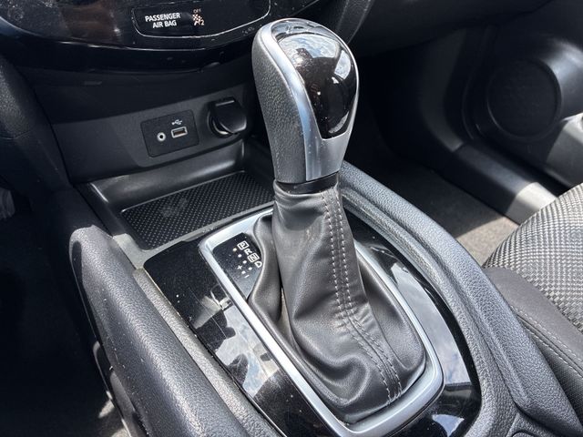 Thumbnail: 2021 Nissan Rogue Sport - 16