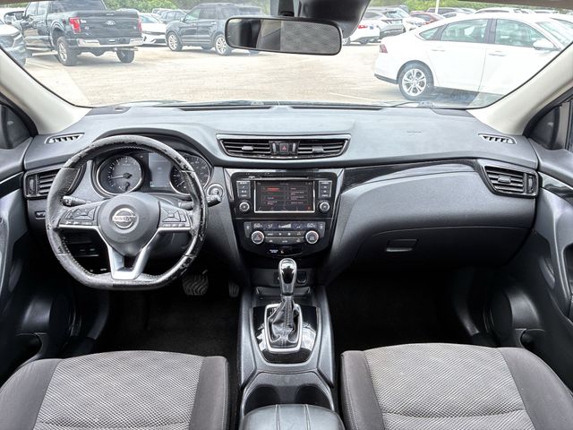 Thumbnail: 2021 Nissan Rogue Sport - 9