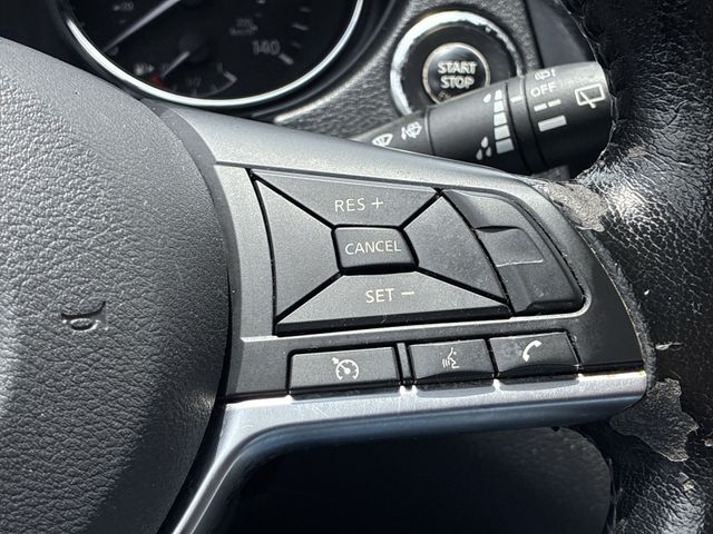 Thumbnail: 2021 Nissan Rogue Sport - 32