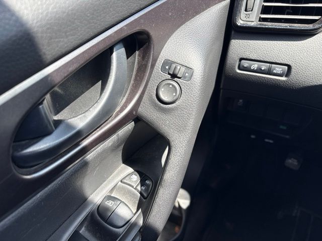 Thumbnail: 2019 Nissan Rogue Sport - 26
