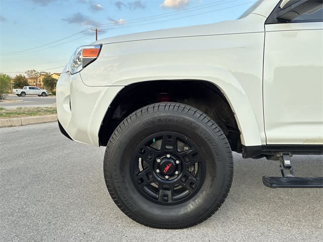 Thumbnail: 2019 Toyota 4Runner - 7