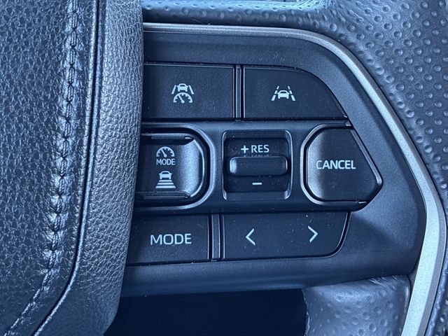 Thumbnail: 2025 Toyota 4Runner - 32