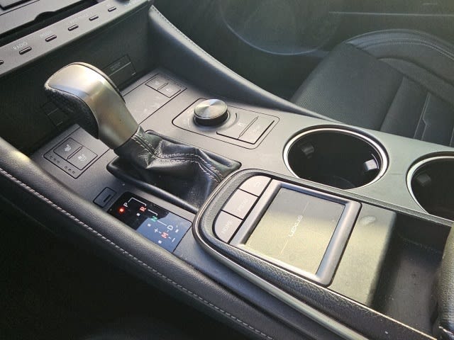 Thumbnail: 2015 Lexus RC - 21