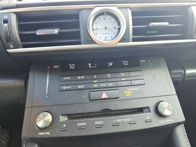 Thumbnail: 2015 Lexus RC - 20