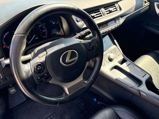 Thumbnail: 2016 Lexus CT - 2