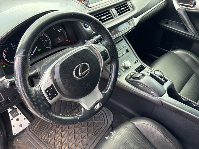 Thumbnail: 2012 Lexus CT - 2