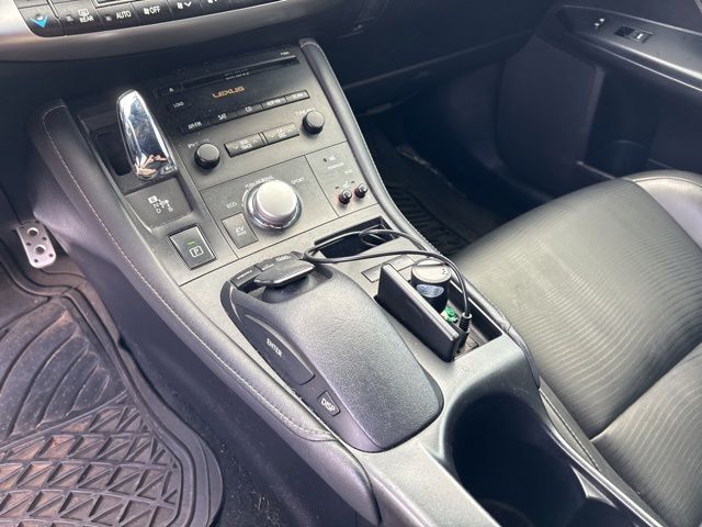 Thumbnail: 2012 Lexus CT - 12