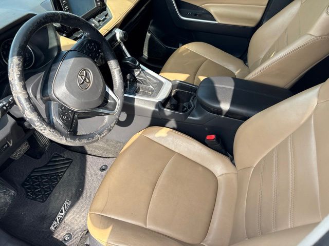 Thumbnail: 2019 Toyota RAV4 - 8