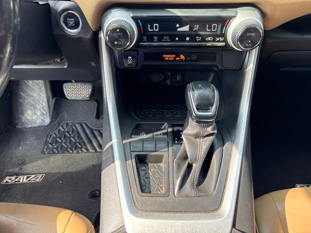 Thumbnail: 2019 Toyota RAV4 - 23