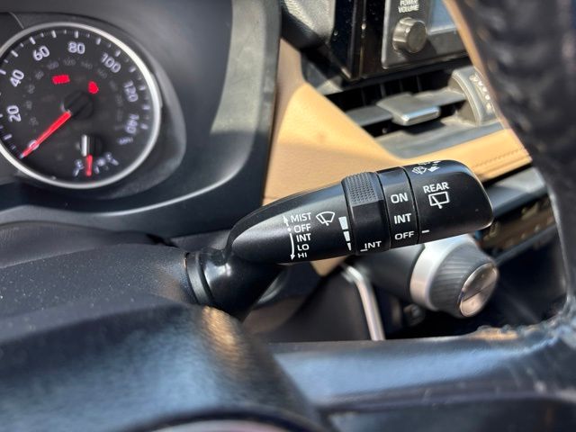 Thumbnail: 2019 Toyota RAV4 - 21
