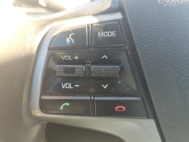 Thumbnail: 2017 Hyundai Elantra - 18