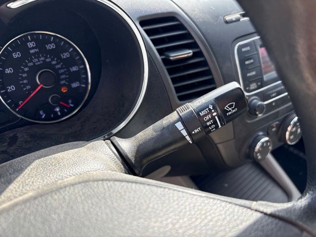 Thumbnail: 2016 Kia Forte - 22
