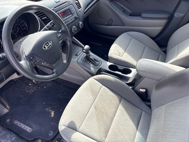 Thumbnail: 2016 Kia Forte - 8