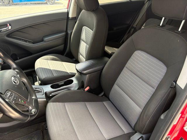 Thumbnail: 2015 Kia Forte - 10