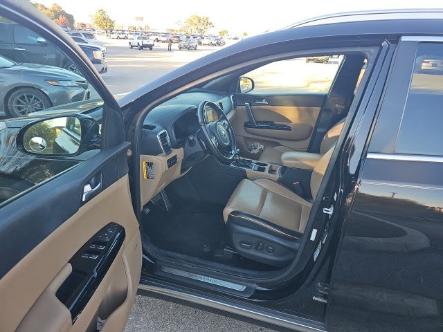 Thumbnail: 2017 Kia Sportage - 17