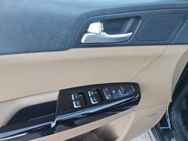 Thumbnail: 2017 Kia Sportage - 18