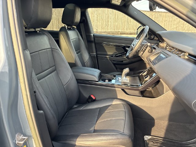 Thumbnail: 2023 Land Rover Range Rover Evoque - 32
