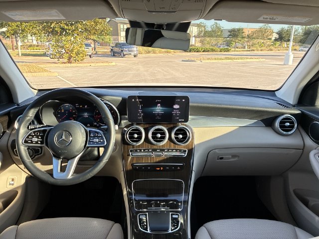 Thumbnail: 2022 Mercedes-Benz GLC - 9