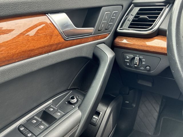 Thumbnail: 2023 Audi Q5 - 41