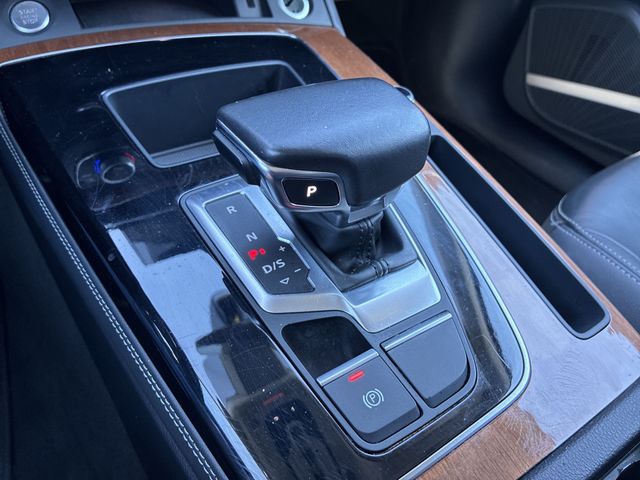 Thumbnail: 2023 Audi Q5 - 17