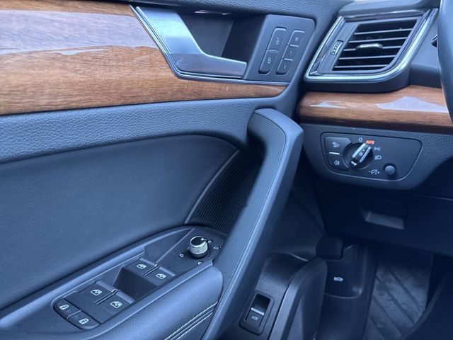 Thumbnail: 2023 Audi Q5 - 40