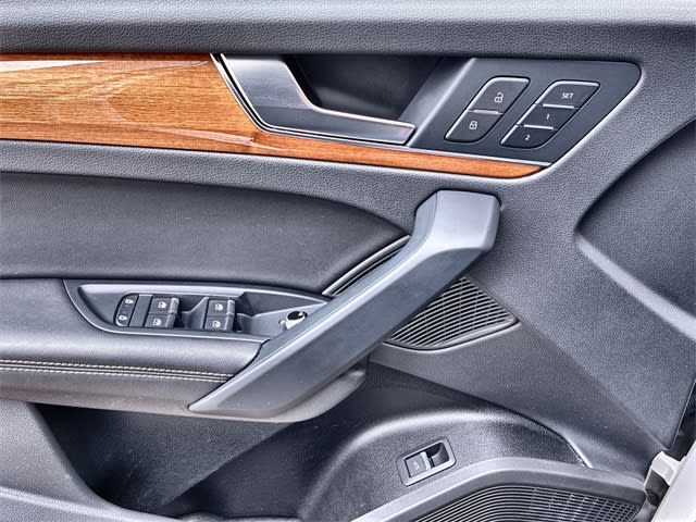 Thumbnail: 2023 Audi Q5 - 40