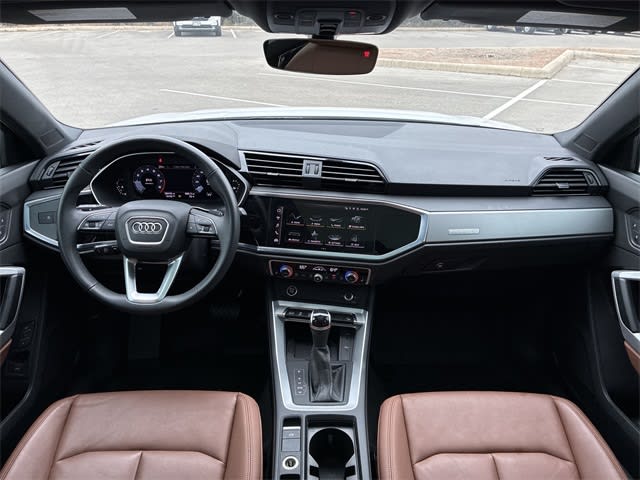 Thumbnail: 2023 Audi Q3 - 10