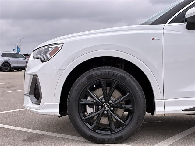 Thumbnail: 2023 Audi Q3 - 8