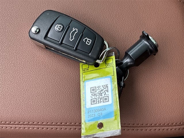 Thumbnail: 2023 Audi Q3 - 20