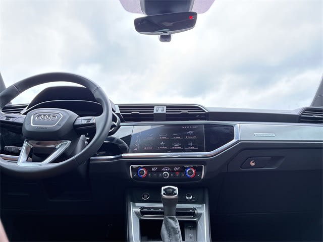 Thumbnail: 2023 Audi Q3 - 15