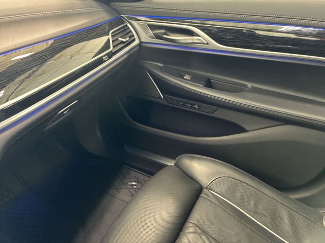 Thumbnail: 2022 BMW 7 Series - 38